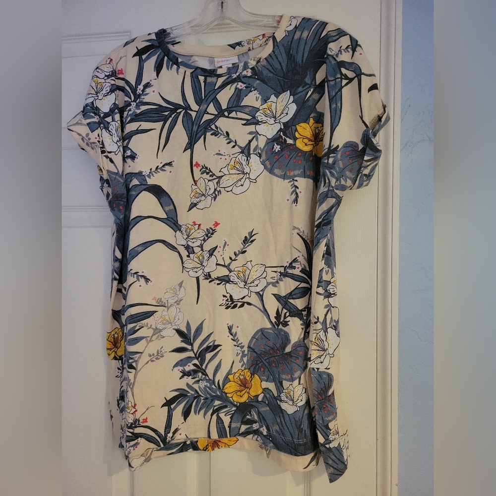 LulaRoe Leah top